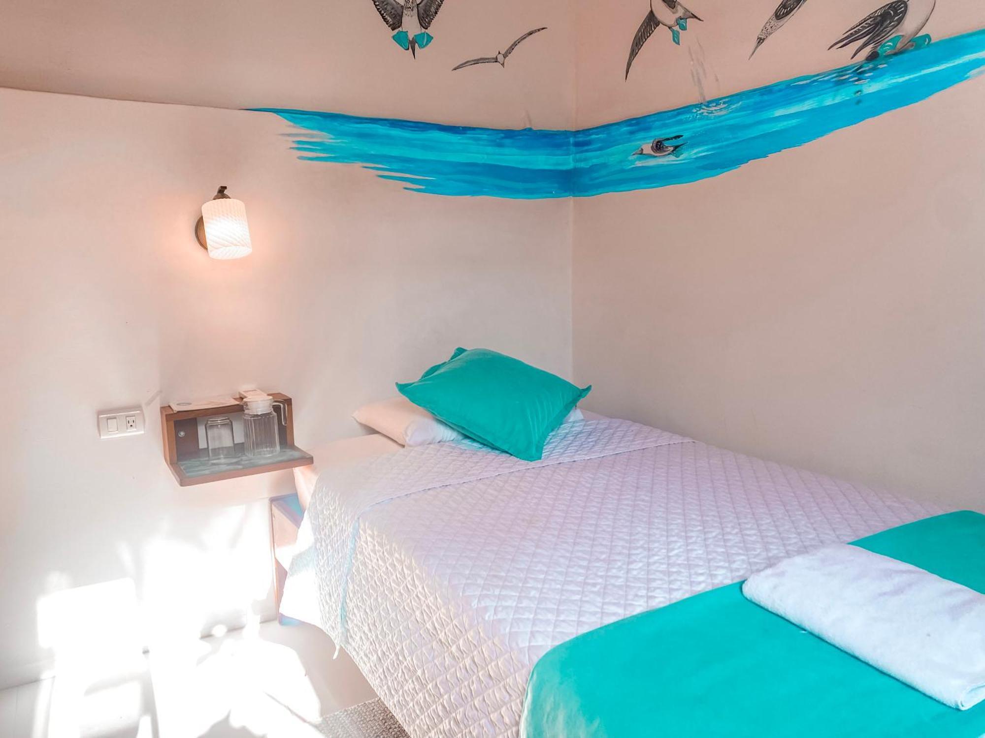 Hotel Coral Blanco With High Speed Internet Starlink And Galapagos Tour Operator Пуерто Виламил Екстериор снимка