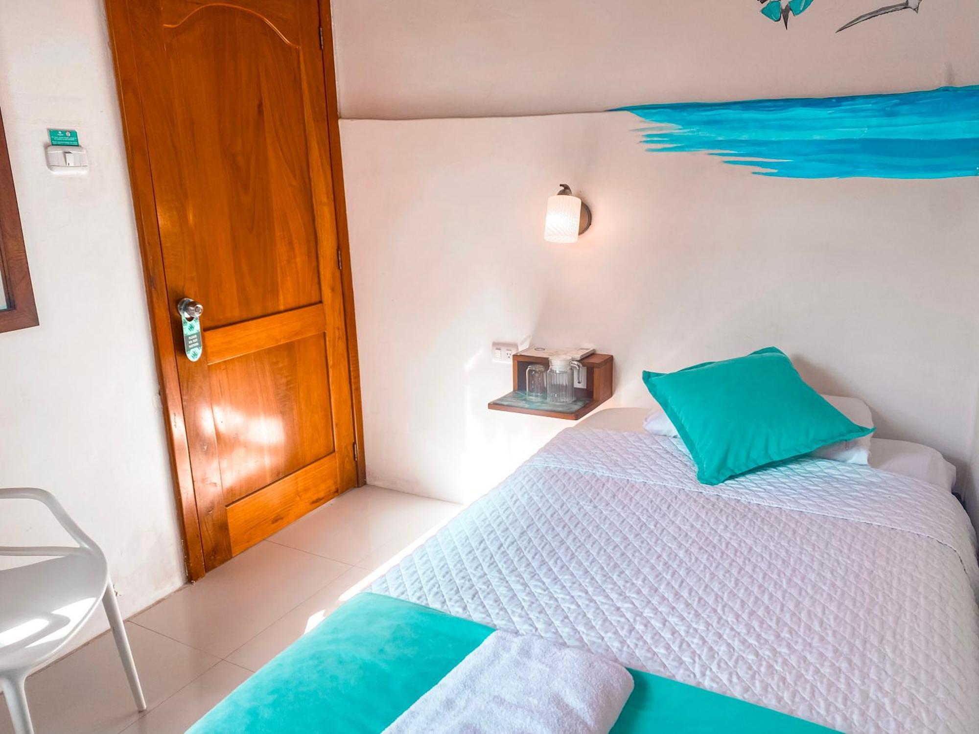 Hotel Coral Blanco With High Speed Internet Starlink And Galapagos Tour Operator Пуерто Виламил Екстериор снимка