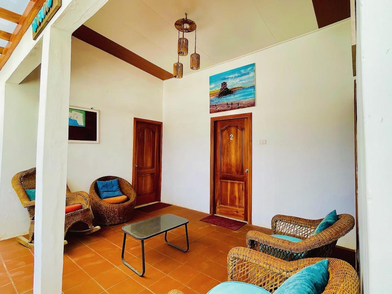 Hotel Coral Blanco With High Speed Internet Starlink And Galapagos Tour Operator Пуерто Виламил Екстериор снимка
