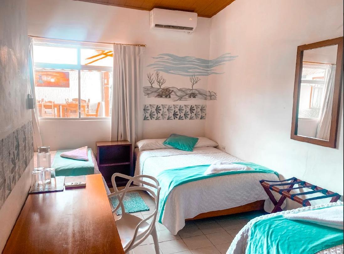 Hotel Coral Blanco With High Speed Internet Starlink And Galapagos Tour Operator Пуерто Виламил Екстериор снимка